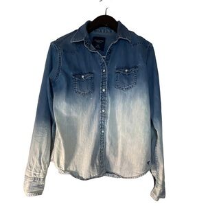 American Eagle Outfitters Blue Ombre Button Down Shirt